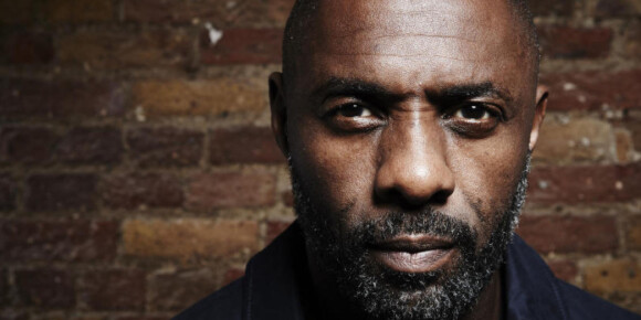 Idris Elba om status som sexsymbol: - Veldig pinlig